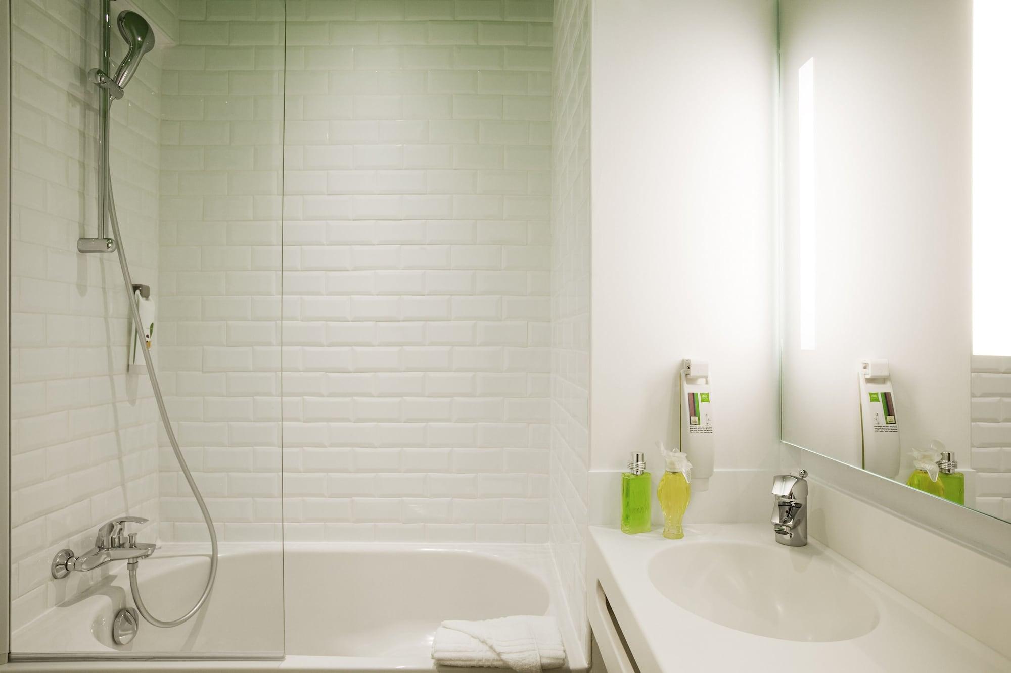 Ibis Styles Paris Buttes Chaumont Hotell Exteriör bild